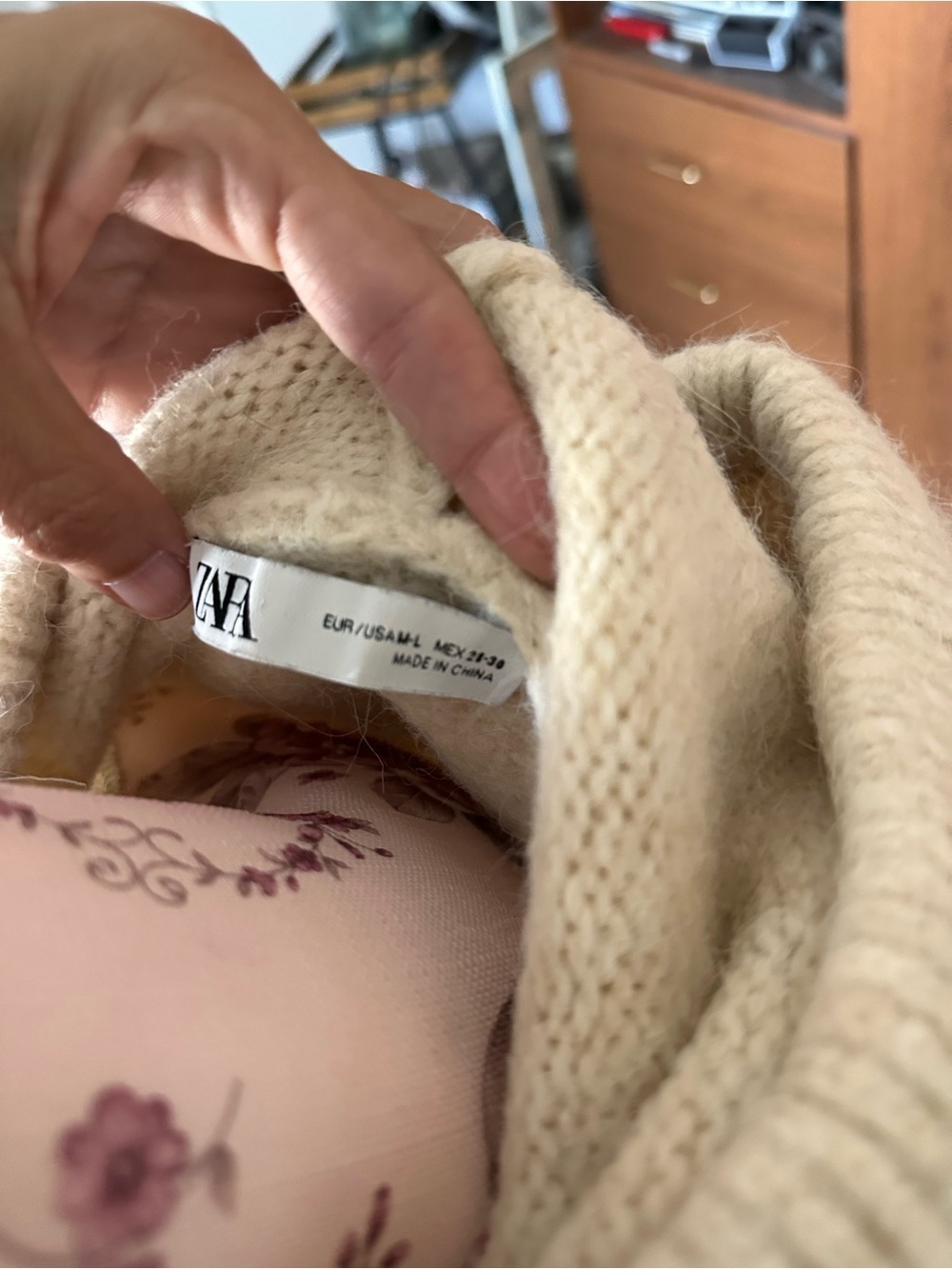 Zara cropped Cream Knit Hoodie Sweater - Picture 2 of 6